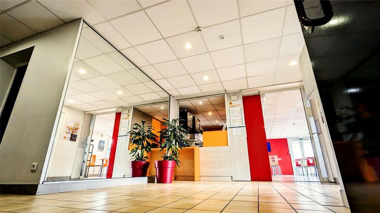 <b>Premiere Classe Angers Sud-Les Ponts DeC Lobby</b>. Images powered by <a href="https://iceportal.shijigroup.com/" title="IcePortal" target="_blank">IcePortal</a>.