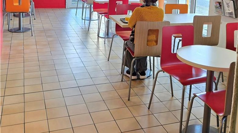 <b>Premiere Classe Angers Sud-Les Ponts DeC Restaurant</b>. Images powered by <a href="https://iceportal.shijigroup.com/" title="IcePortal" target="_blank">IcePortal</a>.