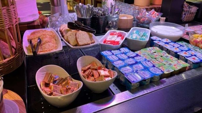 <b>Premiere Classe Hotel Auxerre Restaurant</b>. Images powered by <a href="https://iceportal.shijigroup.com/" title="IcePortal" target="_blank">IcePortal</a>.