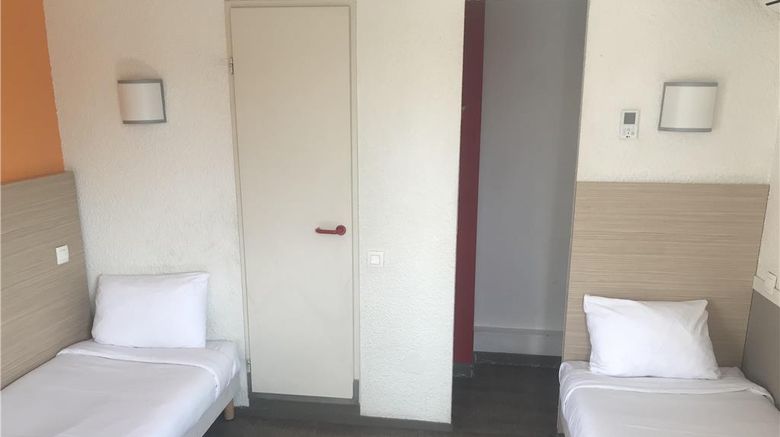 <b>Premiere Classe Avignon-Courtine Room</b>. Images powered by <a href="https://iceportal.shijigroup.com/" title="IcePortal" target="_blank">IcePortal</a>.