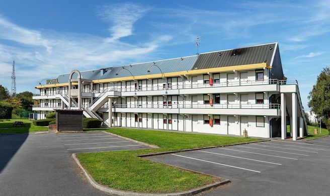 Premiere Classe Bethune Fouquires les Be Exterior