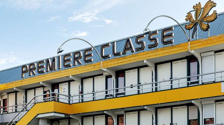 Premiere Classe Bethune Fouquires les Be Exterior