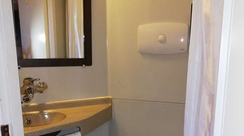 <b>PREMIERE CLASSE BEZIERS Room</b>. Images powered by <a href="https://iceportal.shijigroup.com/" title="IcePortal" target="_blank">IcePortal</a>.