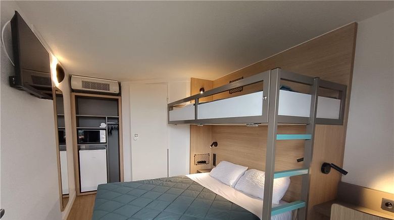 <b>Hotel Premiere Classe Bordeaux Est Room</b>. Images powered by <a href="https://iceportal.shijigroup.com/" title="IcePortal" target="_blank">IcePortal</a>.