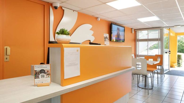 <b>Premiere Classe Chalons-en-Champagne Lobby</b>. Images powered by <a href="https://iceportal.shijigroup.com/" title="IcePortal" target="_blank">IcePortal</a>.
