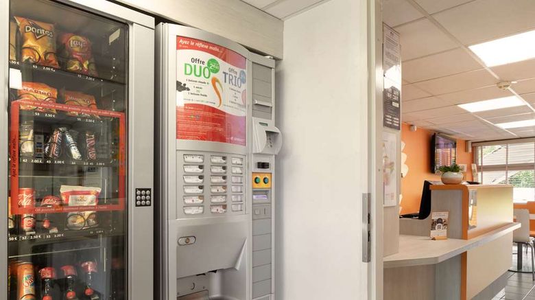 <b>Premiere Classe Chalons-en-Champagne Lobby</b>. Images powered by <a href="https://iceportal.shijigroup.com/" title="IcePortal" target="_blank">IcePortal</a>.