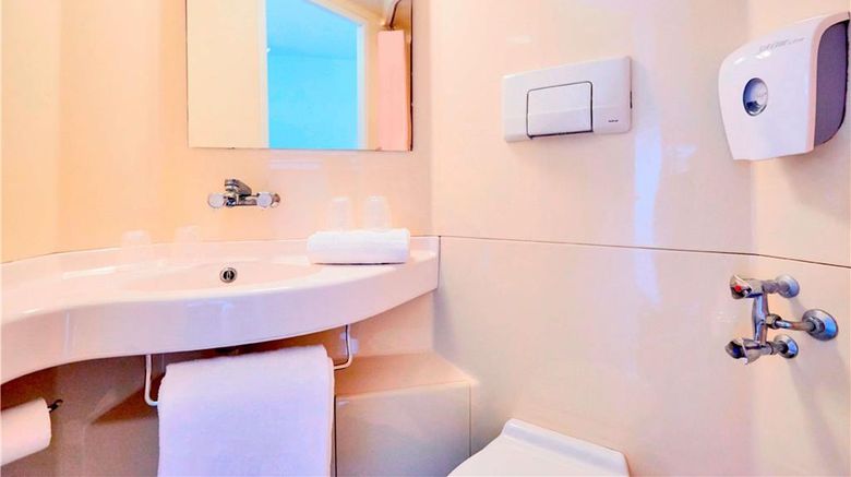 <b>Premiere Classe Charleville-Mezieres Suite</b>. Images powered by <a href="https://iceportal.shijigroup.com/" title="IcePortal" target="_blank">IcePortal</a>.