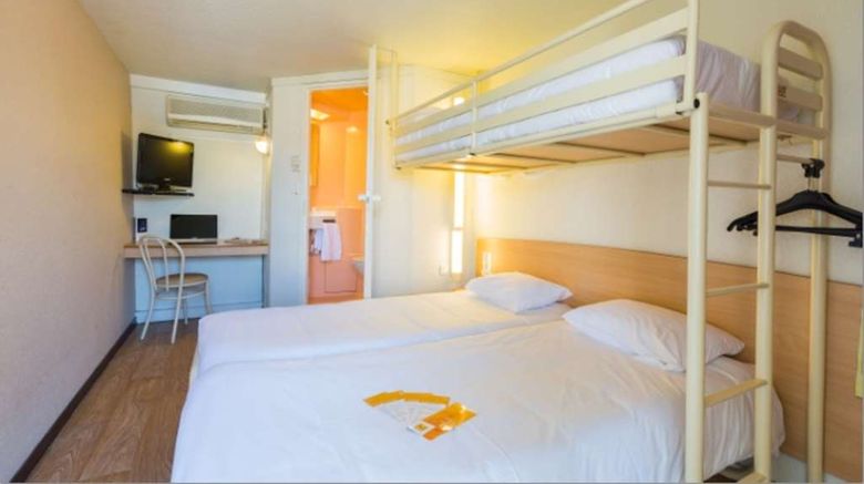 <b>Ibis Budget Clermont Fd Brezet Room</b>. Images powered by <a href="https://iceportal.shijigroup.com/" title="IcePortal" target="_blank">IcePortal</a>.