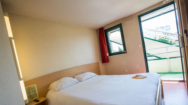 <b>Ibis Budget Clermont Fd Brezet Room</b>. Images powered by <a href="https://iceportal.shijigroup.com/" title="IcePortal" target="_blank">IcePortal</a>.