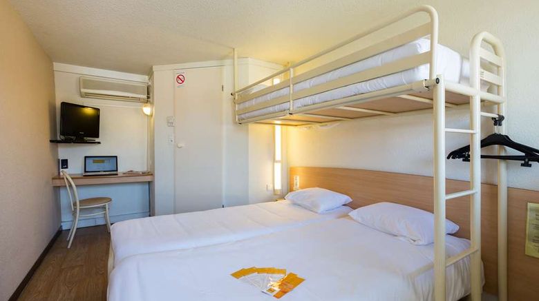 <b>Ibis Budget Clermont Fd Brezet Room</b>. Images powered by <a href="https://iceportal.shijigroup.com/" title="IcePortal" target="_blank">IcePortal</a>.