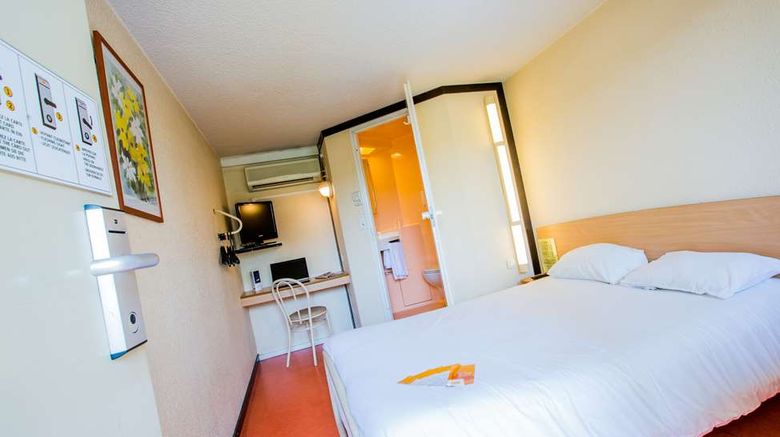 <b>Ibis Budget Clermont Fd Brezet Room</b>. Images powered by <a href="https://iceportal.shijigroup.com/" title="IcePortal" target="_blank">IcePortal</a>.