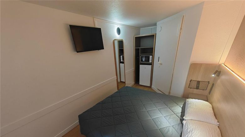 <b>Premiere Classe Dunkerque Est- Armbouts Room</b>. Images powered by <a href="https://iceportal.shijigroup.com/" title="IcePortal" target="_blank">IcePortal</a>.