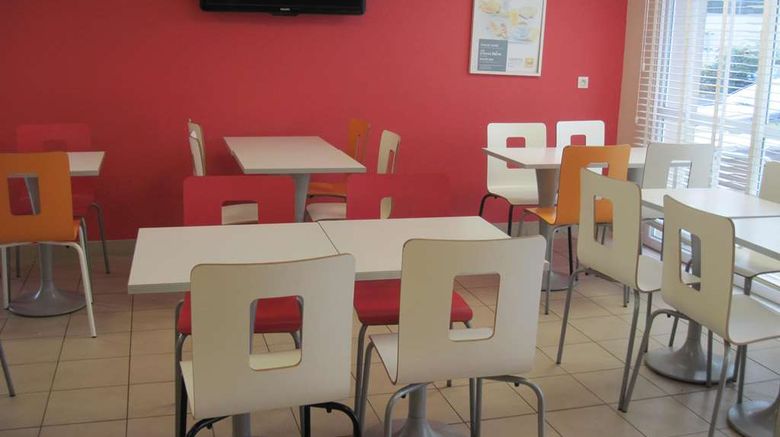 <b>Premiere Classe Epernay Restaurant</b>. Images powered by <a href="https://iceportal.shijigroup.com/" title="IcePortal" target="_blank">IcePortal</a>.