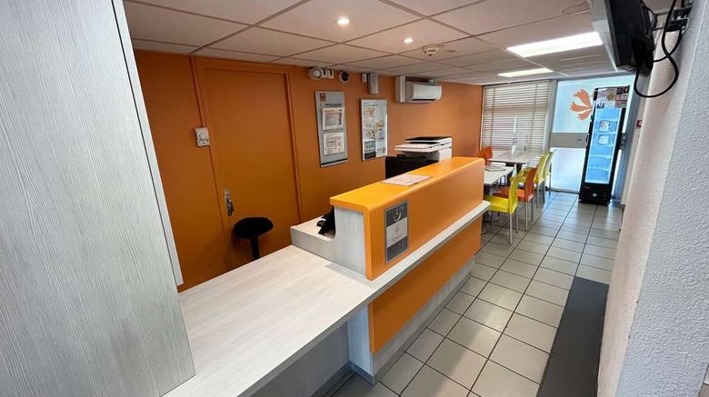 <b>Hotel Premiere Classe Lobby</b>. Images powered by <a href="https://iceportal.shijigroup.com/" title="IcePortal" target="_blank">IcePortal</a>.