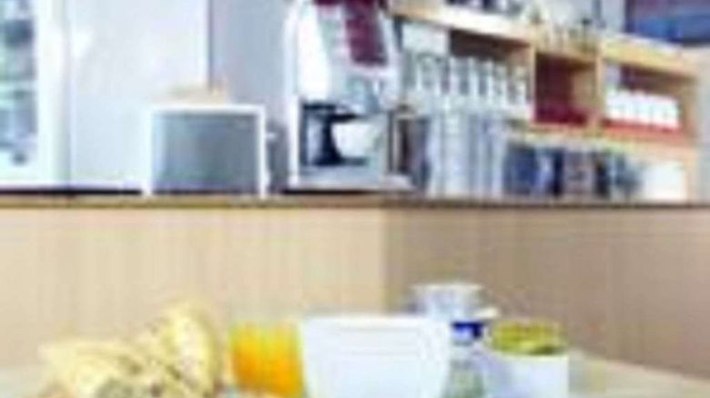 <b>Premiere Classe Evreux Restaurant</b>. Images powered by <a href="https://iceportal.shijigroup.com/" title="IcePortal" target="_blank">IcePortal</a>.
