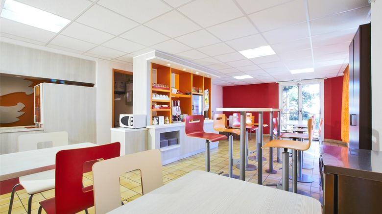 <b>Hotel Premiere Classe Geneve Restaurant</b>. Images powered by <a href="https://iceportal.shijigroup.com/" title="IcePortal" target="_blank">IcePortal</a>.