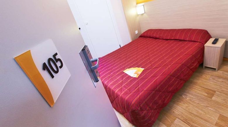 <b>Hotel Premiere Classe Geneve Room</b>. Images powered by <a href="https://iceportal.shijigroup.com/" title="IcePortal" target="_blank">IcePortal</a>.