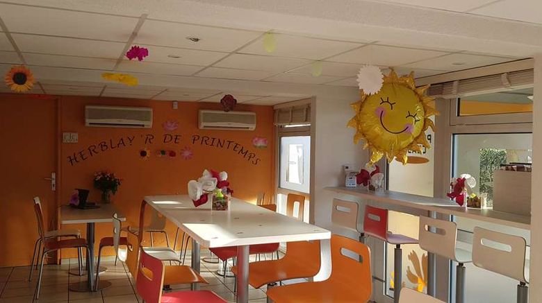 <b>Premiere Classe Herblay Lobby</b>. Images powered by <a href="https://iceportal.shijigroup.com/" title="IcePortal" target="_blank">IcePortal</a>.