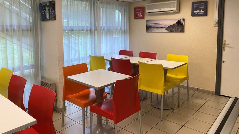 <b>Premiere Classe La Rochelle Sud-Angoulin Restaurant</b>. Images powered by <a href="https://iceportal.shijigroup.com/" title="IcePortal" target="_blank">IcePortal</a>.