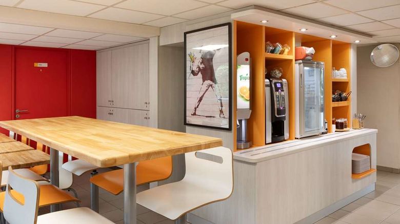 <b>Premiere Classe La Ville-Du-Bois Restaurant</b>. Images powered by <a href="https://iceportal.shijigroup.com/" title="IcePortal" target="_blank">IcePortal</a>.