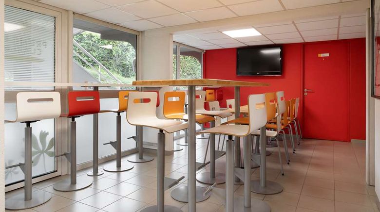 <b>Premiere Classe La Ville-Du-Bois Restaurant</b>. Images powered by <a href="https://iceportal.shijigroup.com/" title="IcePortal" target="_blank">IcePortal</a>.
