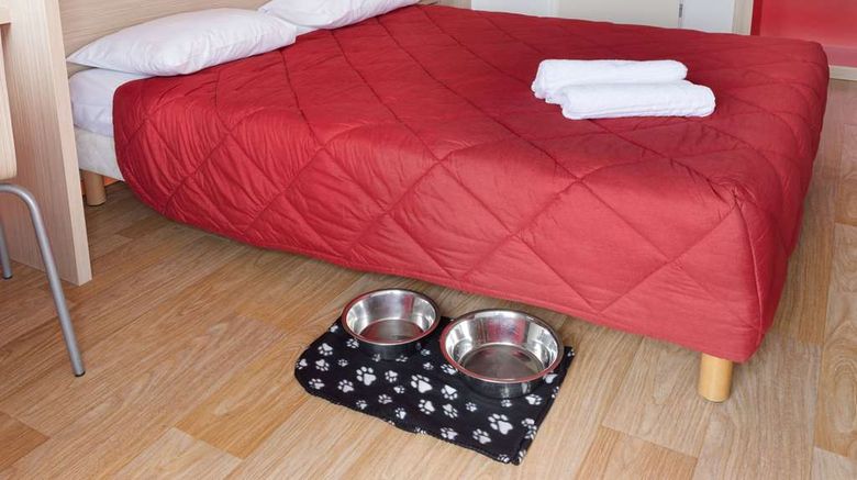 <b>Premiere Classe La Ville-Du-Bois Room</b>. Images powered by <a href="https://iceportal.shijigroup.com/" title="IcePortal" target="_blank">IcePortal</a>.