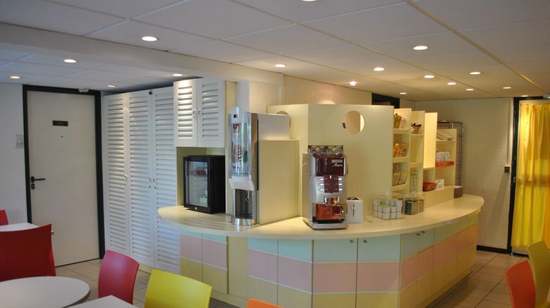 <b>Premiere Classe Lille Ouest - Lomme Restaurant</b>. Images powered by <a href="https://iceportal.shijigroup.com/" title="IcePortal" target="_blank">IcePortal</a>.