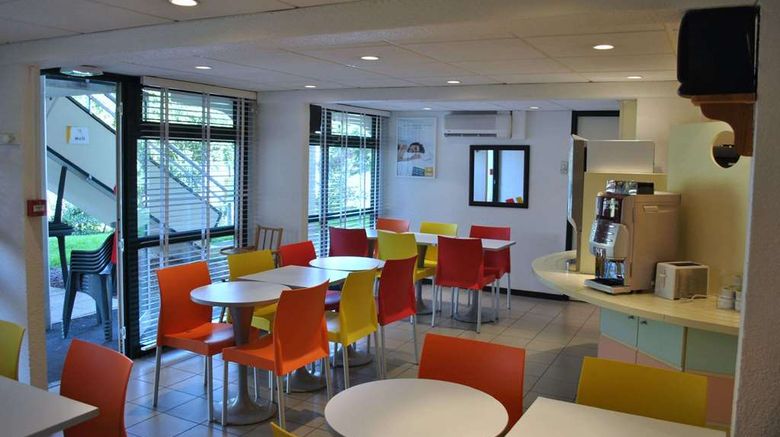 <b>Premiere Classe Lille Ouest - Lomme Restaurant</b>. Images powered by <a href="https://iceportal.shijigroup.com/" title="IcePortal" target="_blank">IcePortal</a>.