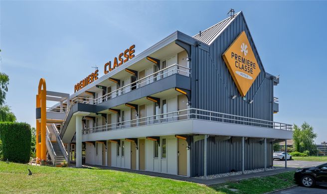 Premiere Classe Lyon Est-Airport Exupery Exterior