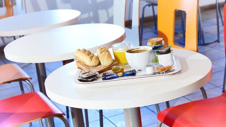 <b>Premiere Classe Lyon Ouest-Tassin Restaurant</b>. Images powered by <a href="https://iceportal.shijigroup.com/" title="IcePortal" target="_blank">IcePortal</a>.