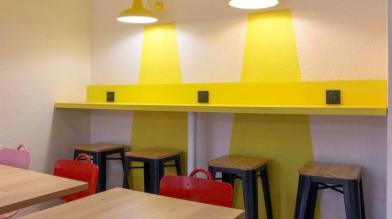 <b>Premiere Classe Marseille - Vitrolles Anjoly Restaurant</b>. Images powered by <a href="https://iceportal.shijigroup.com/" title="IcePortal" target="_blank">IcePortal</a>.