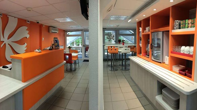 <b>Hotel Premiere Classe Marseille Est - La Lobby</b>. Images powered by <a href="https://iceportal.shijigroup.com/" title="IcePortal" target="_blank">IcePortal</a>.