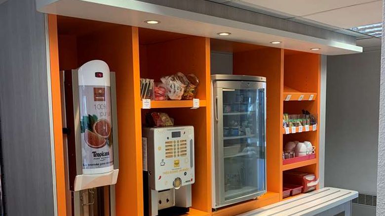 <b>Hotel Premiere Classe Marseille Est - La Restaurant</b>. Images powered by <a href="https://iceportal.shijigroup.com/" title="IcePortal" target="_blank">IcePortal</a>.