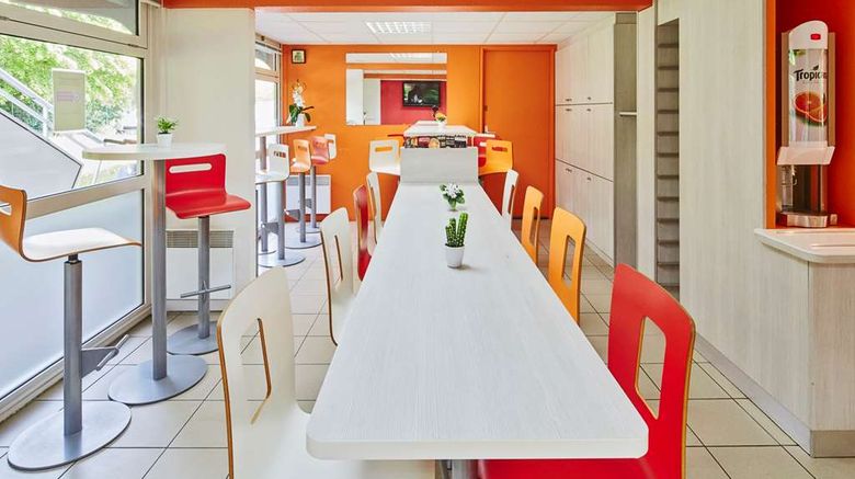 <b>Premiere Classe Melun Senart Restaurant</b>. Images powered by <a href="https://iceportal.shijigroup.com/" title="IcePortal" target="_blank">IcePortal</a>.