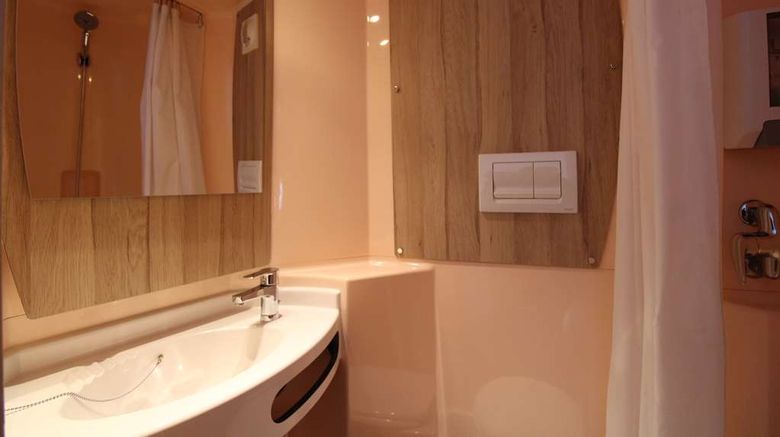 <b>Premiere Classe Melun Senart Room</b>. Images powered by <a href="https://iceportal.shijigroup.com/" title="IcePortal" target="_blank">IcePortal</a>.