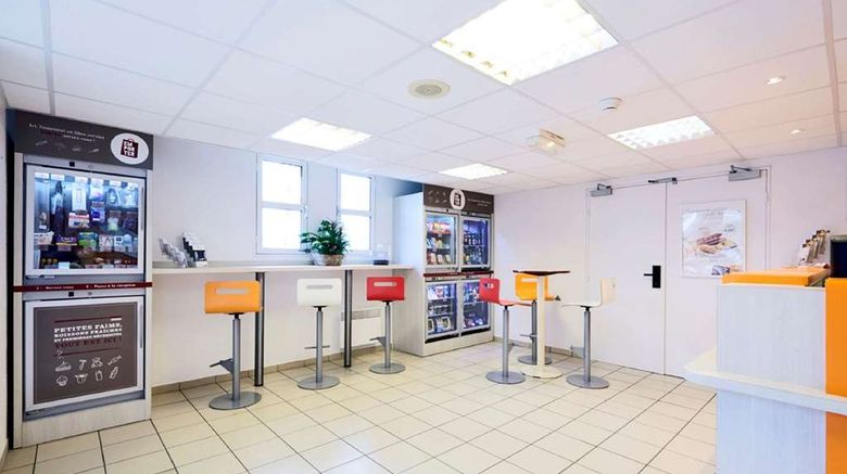 <b>Premiere Classe MLV St Thibault des Vign Lobby</b>. Images powered by <a href="https://iceportal.shijigroup.com/" title="IcePortal" target="_blank">IcePortal</a>.