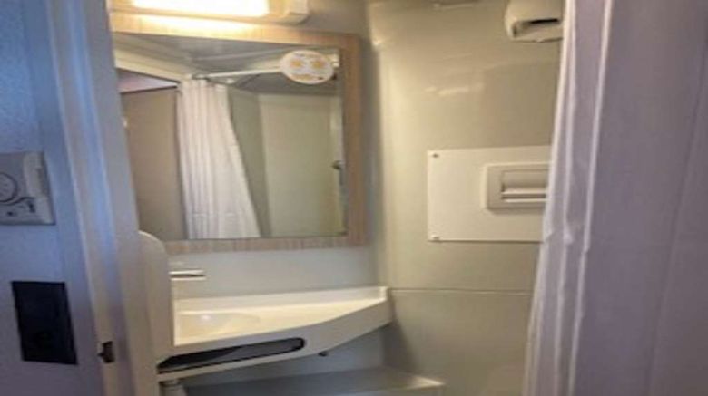 <b>Premiere Classe Montpellier Ouest Room</b>. Images powered by <a href="https://iceportal.shijigroup.com/" title="IcePortal" target="_blank">IcePortal</a>.