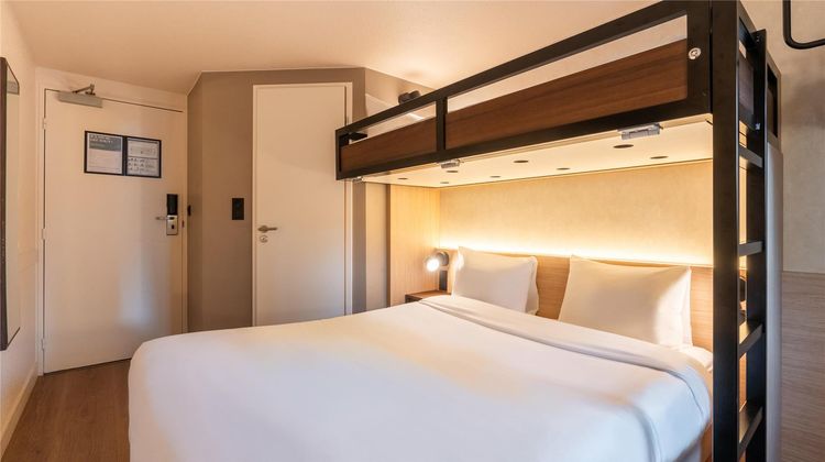 Premiere Classe Montreuil Room