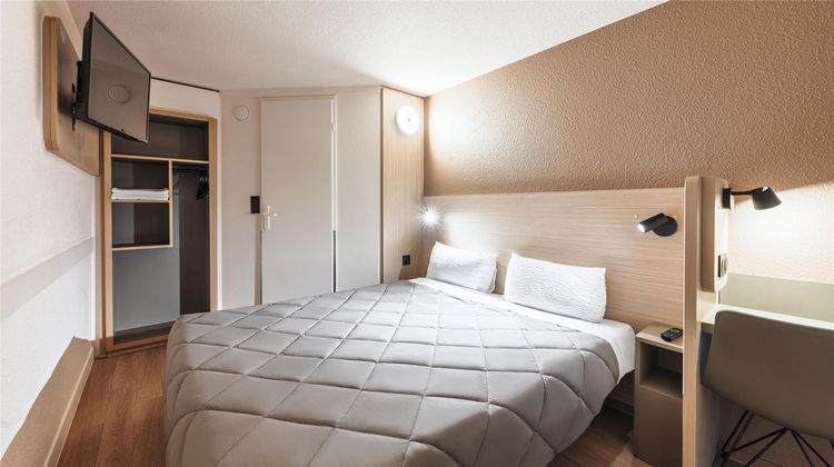 Premiere Classe Orleans Nord Saran Hotel Room