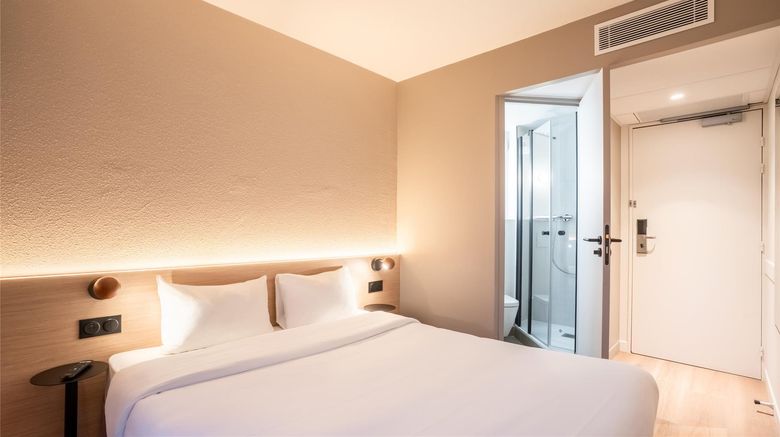<b>Hotel Premiere Classe Paris Ouest Room</b>. Images powered by <a href="https://iceportal.shijigroup.com/" title="IcePortal" target="_blank">IcePortal</a>.