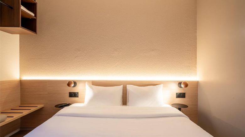 <b>Hotel Premiere Classe Paris Ouest Room</b>. Images powered by <a href="https://iceportal.shijigroup.com/" title="IcePortal" target="_blank">IcePortal</a>.