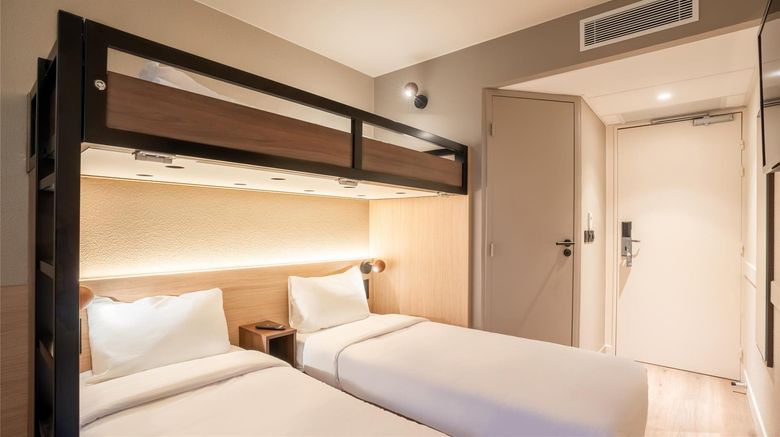 <b>Hotel Premiere Classe Paris Ouest Room</b>. Images powered by <a href="https://iceportal.shijigroup.com/" title="IcePortal" target="_blank">IcePortal</a>.