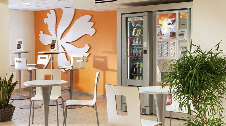 <b>Premiere Classe Pau Est - Bizanos Restaurant</b>. Images powered by <a href="https://iceportal.shijigroup.com/" title="IcePortal" target="_blank">IcePortal</a>.