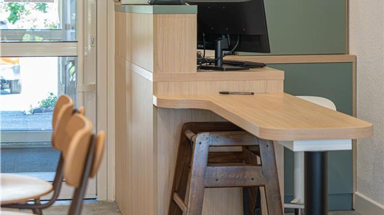 <b>Premiere Classe Rodez Lobby</b>. Images powered by <a href="https://iceportal.shijigroup.com/" title="IcePortal" target="_blank">IcePortal</a>.