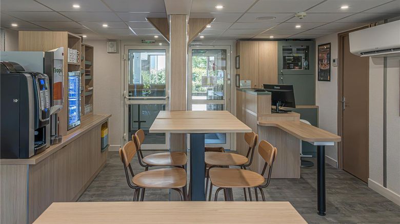 <b>Premiere Classe Rodez Restaurant</b>. Images powered by <a href="https://iceportal.shijigroup.com/" title="IcePortal" target="_blank">IcePortal</a>.