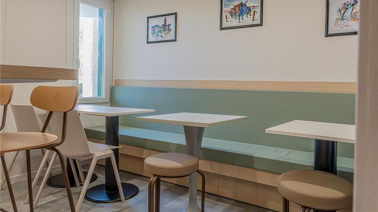 <b>Premiere Classe Rodez Lobby</b>. Images powered by <a href="https://iceportal.shijigroup.com/" title="IcePortal" target="_blank">IcePortal</a>.