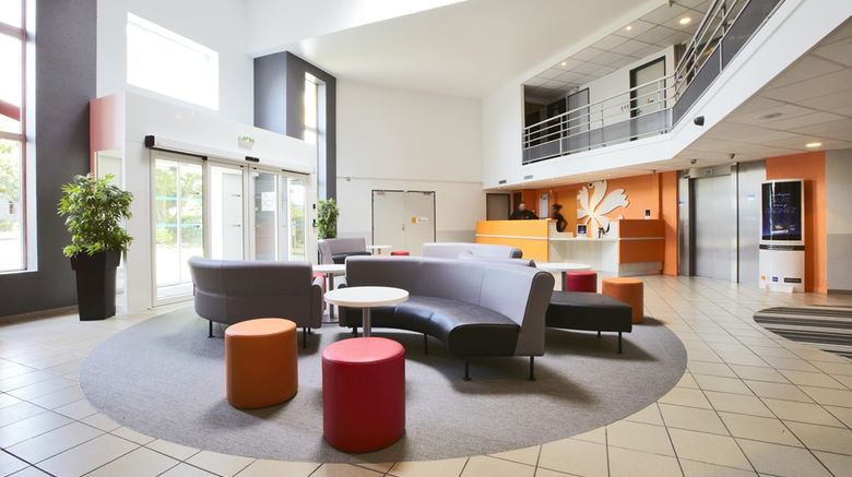 <b>Premiere Classe CDG-Paris Nord 2 Lobby</b>. Images powered by <a href="https://iceportal.shijigroup.com/" title="IcePortal" target="_blank">IcePortal</a>.