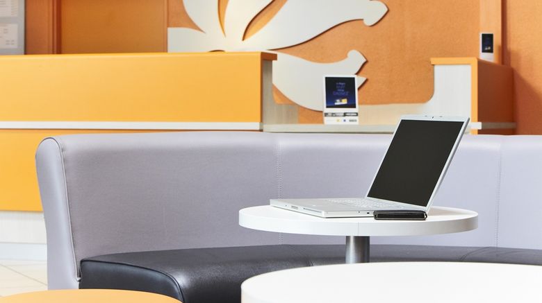 <b>Premiere Classe CDG-Paris Nord 2 Lobby</b>. Images powered by <a href="https://iceportal.shijigroup.com/" title="IcePortal" target="_blank">IcePortal</a>.