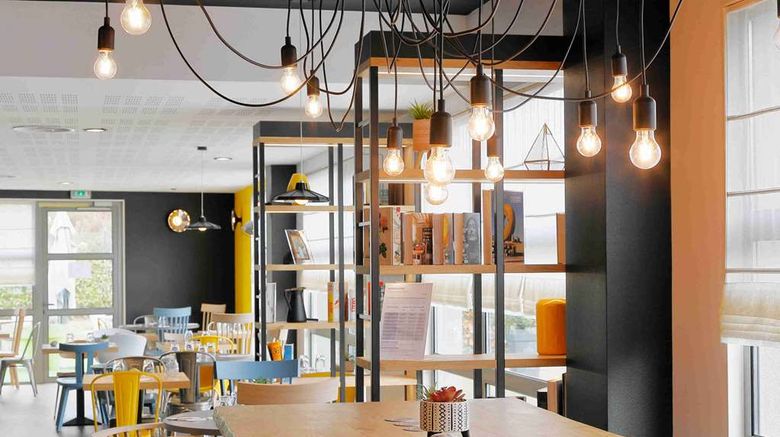 <b>Premiere Classe Roissy-Le Mesnil Amelot Restaurant</b>. Images powered by <a href="https://iceportal.shijigroup.com/" title="IcePortal" target="_blank">IcePortal</a>.