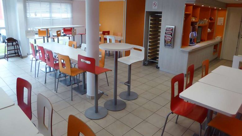 <b>Premiere Classe Roissy-Le Mesnil Amelot Restaurant</b>. Images powered by <a href="https://iceportal.shijigroup.com/" title="IcePortal" target="_blank">IcePortal</a>.